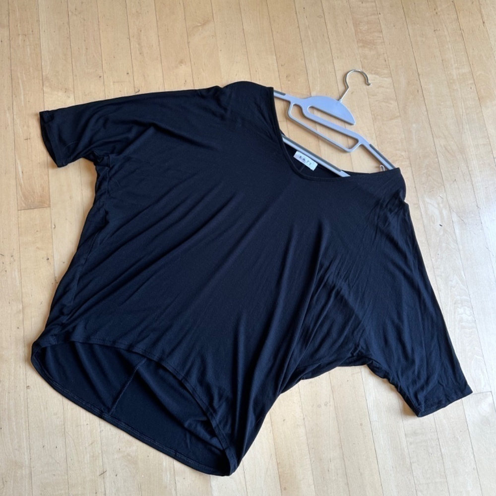 ENTI Black top, small.  CB2107 - Picture 5 of 6